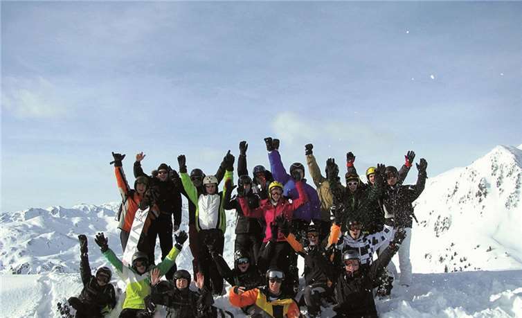 Ski- und Snowboardkurse gehörten ebenso zum Schneeprojekt wie die Vermittlung theoretischen Wissens.privat