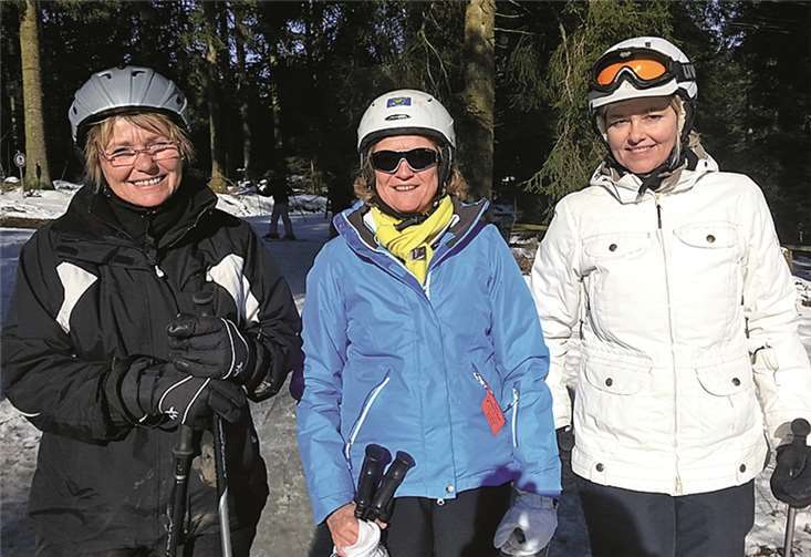 Skifahren bei schönem Sonnenwetter. privat