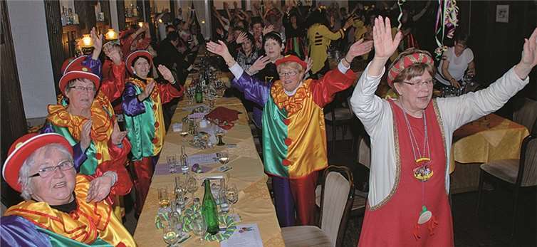 So ausgelassen wie lange nicht mehr war die Stimmung bei den Möhnen in Oberfell.J. Sabel