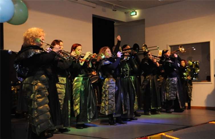 So bunt und mitreißend sieht Gugge-Musik aus.  Privat