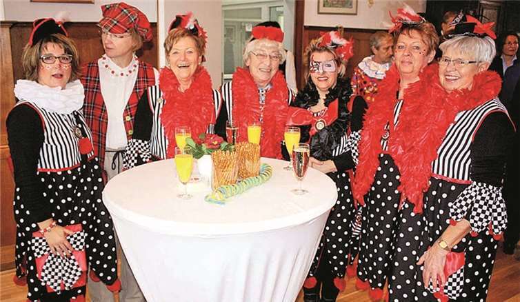 Gerda Buchholz ist neue Trägerin des „Neiderordens“ 