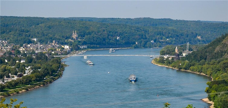 Ein starker Schulterschluss für die Region So könnte die geplante Brücke über den Rhein aussehen.  Foto: Animationen: Stadt Remagen / BORAPA Ingenieurgesellschaft mbH
