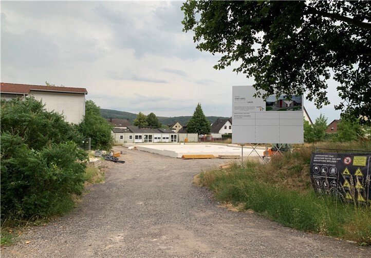 So leer sieht es in Bad Bodendorf nicht mehr aus: Im Spetember soll die neue Turnhalle stehen.