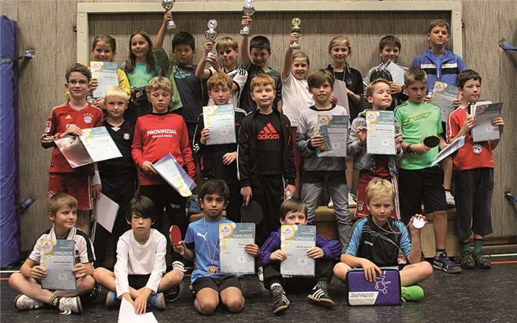 So präsentieren sich die glücklichen Sieger der 8. Wachtberger Schulmeisterschaft. privat