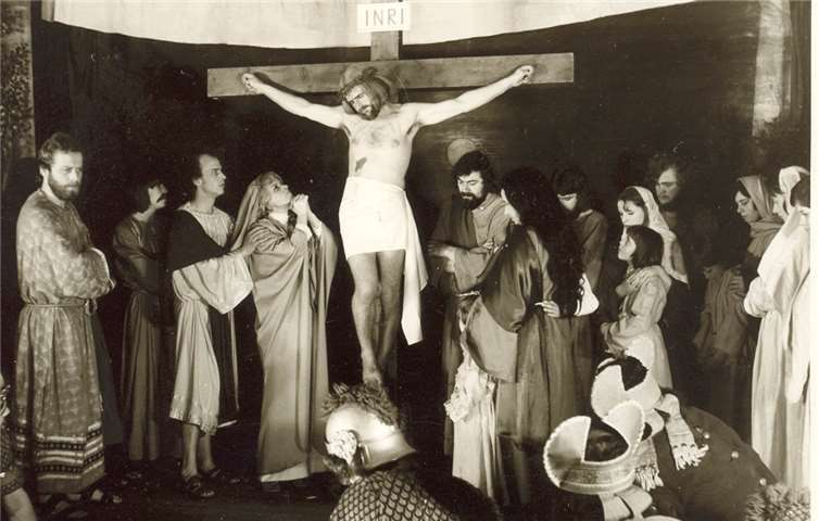 So sah damals die Kreuzigungsszene aus, für Schächer war kein Platz.