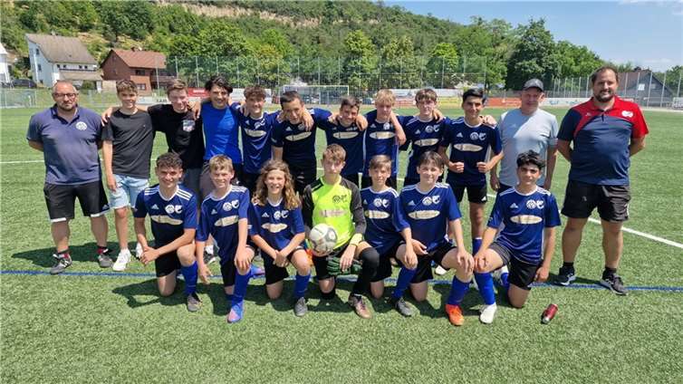 So sehen Aufsteiger aus: die C-Junioren Aufstiegsmannschaft der SG Westum-Löhndorf.  Quelle: SG Westum-Löhndorf