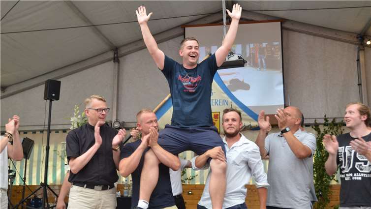 So sehen Sieger aus: Der neue Hahnekönig 2019 ist Ferdinand Jonen. Foto: privat