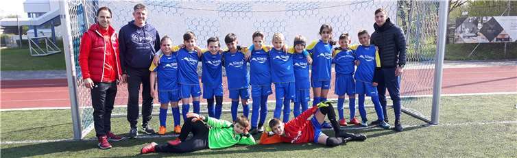 So sehen Sieger aus - die gemischte Mannschaft der Grundschule Weißenthurm. Foto: Grundschule Weißenthurm