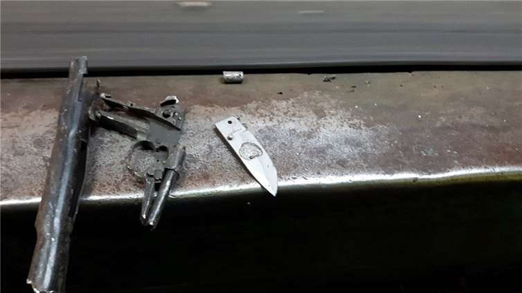 So sehen die Waffen aus, wenn sie als Schrott aus der Schredderanlage kommen.