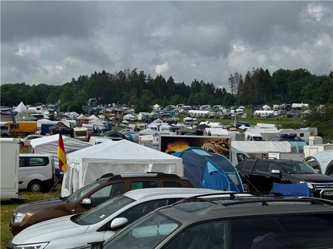 So sieht es am Fronleichnams-Morgen auf dem Campingplatz aus. Foto: AP