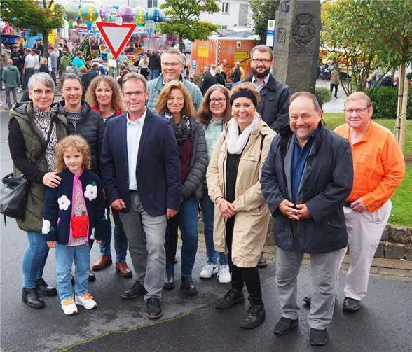 „So und jetzt gilt´s zünftig zu feiern“, lud der Ortchef die Gäste ein. Fotos: BS
