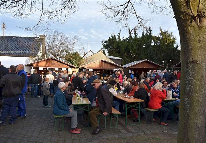 So wie in den letzten Jahren wird der Martinsmarkt dieses Jahr nicht stattfinden können. Die Kinder sollen dennoch ihr Martinsweck erhalten. Foto:privat