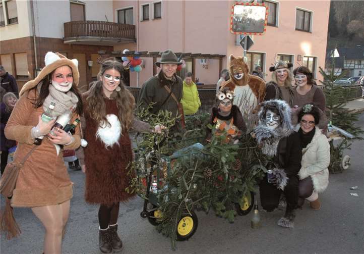 Sogar die Bewohner des Waldes waren aus ihren Verstecken gekommen.