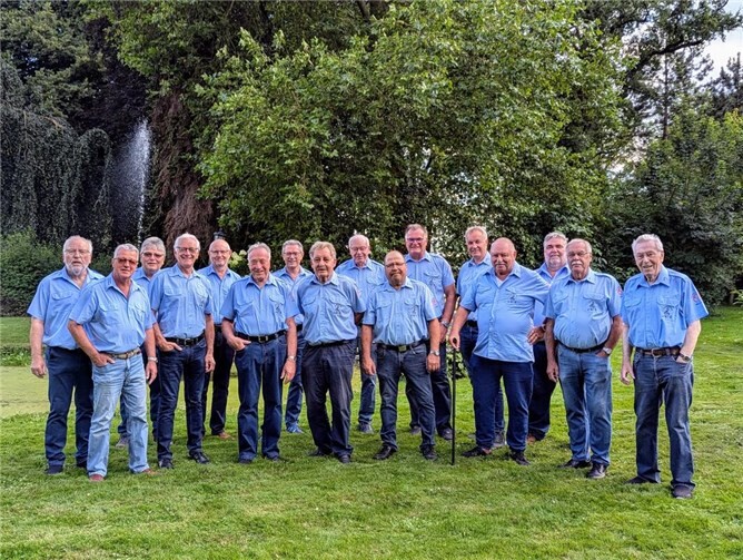 Solange der Spaß bleibt, wird weitergesungen: Die Löschlümmel bringen gute Laune mit.  Foto: privat