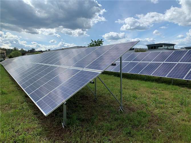 Solaranlage im Kranzweiherweg in Sinzig.  Foto: ROB