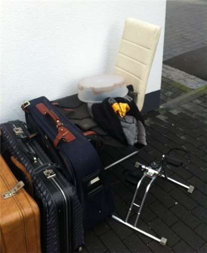 Solche illegalen Müllablagerungen erschweren den Frauen von Petras Lädchen ihre ehrenamtliche Arbeit. privat