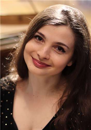 Solistin Fatjona Maliqi. Foto: Roger Frisch