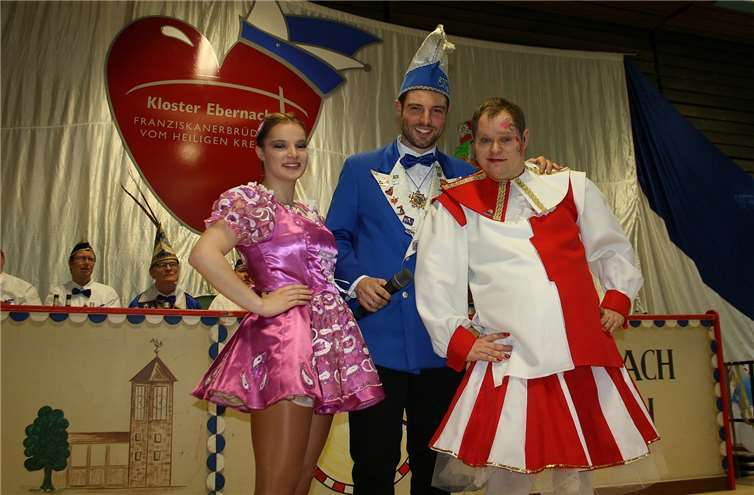 Solomariechen Marie Ostermann unterhielt die Anwesenden mit ihrer tänzerischen Darbietung.