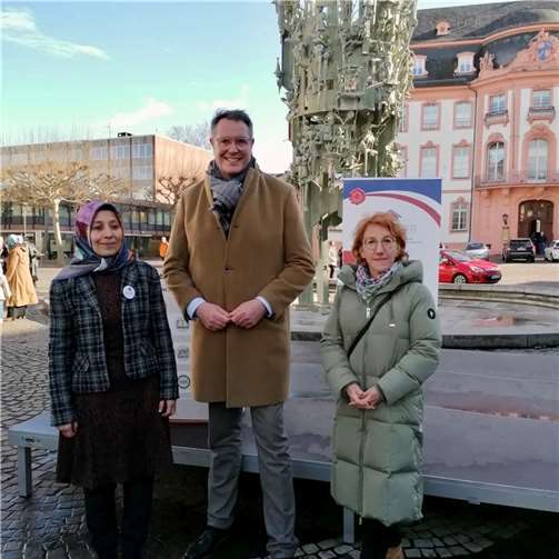 Songül Erdem, Minister Alexander Schweitzer und MdL Susanne Müller.  Fotos:Lisa Fischer