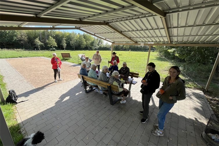 Sonne, Info’s und ein gem,einschaftliches Miteinander bei der Rast...