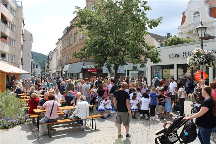 Sonnenschein und gute Laune in Bad Neuenahr.Fotos: DU