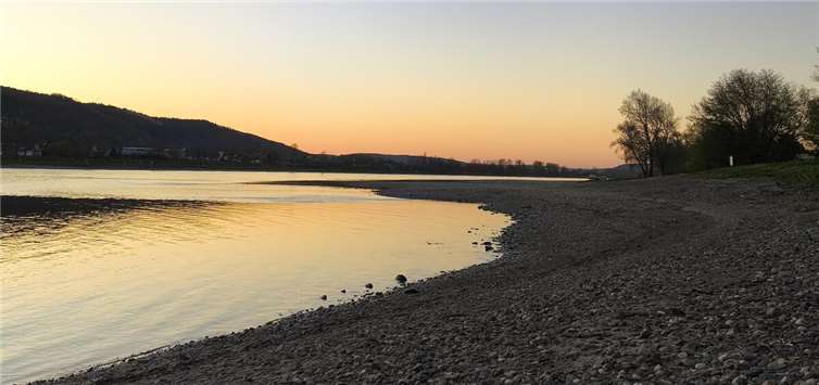 Sonnenuntergang in Bad Hönningen am Rhein.Foto: SvM