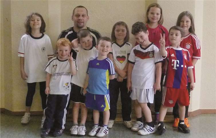 Sonntags trainieren die Bambinis.Privat