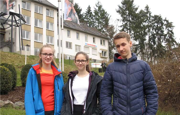 Sophia Nitsche, Laetitia Porz und Raphael Jüris vom TV Sinzig schlossen die Übungsleiterhelfer-Ausbildung erfolgreich ab.Privat