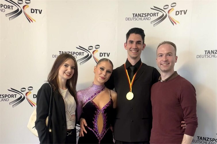 Sophie Schütz, Landessportwartin Tanzsportverband Rheinland-Pfalz; Hannah Schülke; Jonah-David-Horch; Grigorij Gelfond, Trainer