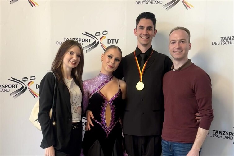 Sophie Schütz, Landessportwartin Tanzsportverband Rheinland-Pfalz; Hannah Schülke; Jonah-David-Horch; Grigorij Gelfond, Trainer