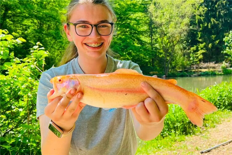 Sophie mit Goldforelle