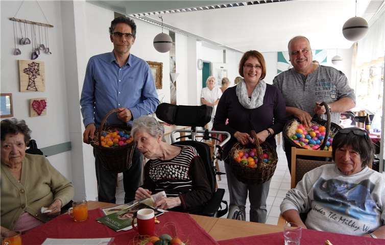 Sorgten für eine gelungene Osterüberraschung: Axel Peiß, Cora Blechen und Dirk Schwarz von der ,CDU Sinzig – Bad Bodendorf. Foto: privat