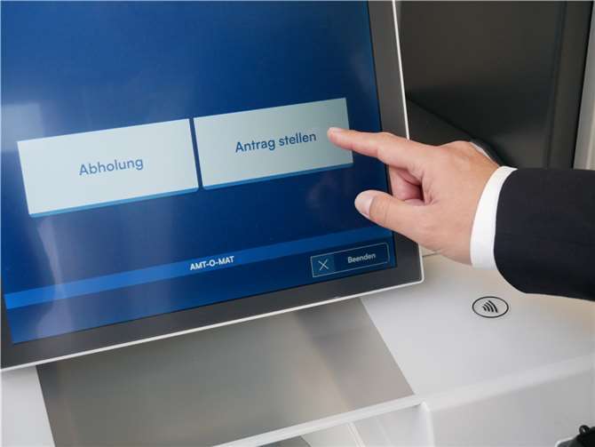 Amt-O-Mat feierlich eröffnet: Verwaltung der VG Vordereifel beweist digitalen Weitblick Sowohl Anträge stellen, als auch Dokumente abholen sind mit dem Amt-O-Maten möglich.