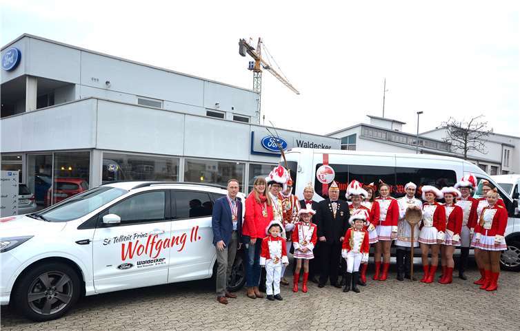 Sowohl der amtierende Prinz Wolfgang II. als auch die Funken wurden mit entsprechenden Fahrzeugen ausgestattet.  Privat