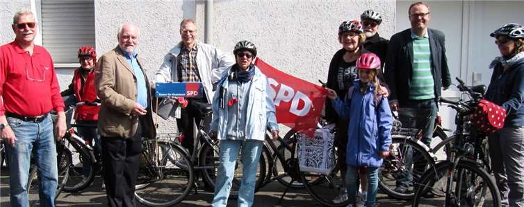 Sozialdemokraten 2015 auf dem Weg zur Maikundgebung nach Heimerzheim. privat