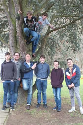 Soziales Engagement gilt vielen als typisch weiblich. Dass es auch anders geht, beweist im zehnten Jahr das Projekt „sozial engagierte Jungs“ der Jugendarbeit der Verbandsgemeinde Altenahr. Foto: privat