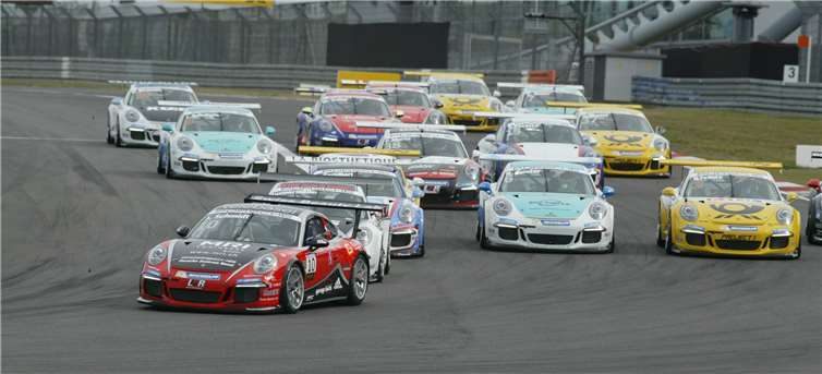 Spannend ging es auch im Porsche Carrera Cup zu. WAMFO.DE