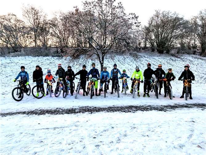 Spannend wurde es zum Schluss, als bei der Preisverleihung für die aufwändig geschmücktesten Räder und Verkleidungen die Gewinner verkündet wurden. Foto: privat