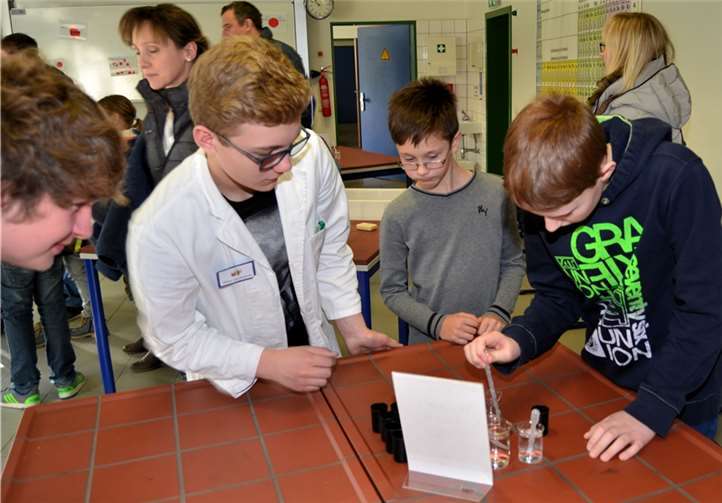 Spannende Chemie-Experimente.
