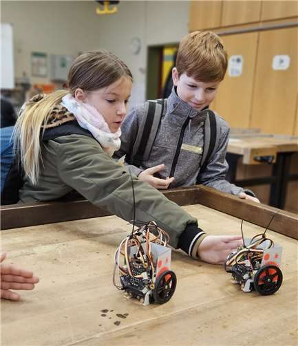 Spannende Projekte, wie diese Robotern, zogen das Interesse auf sich.