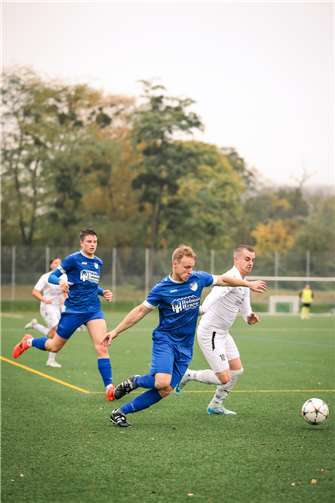 Spannende Zweikämpfe sorgten für ein unterhaltsames Kreisliga A-Spiel.Foto: Marco Leimbach