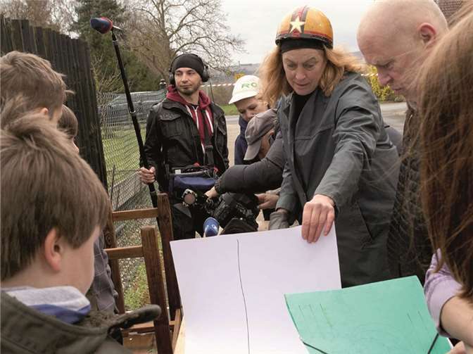 Spannung bei der Auswertung. Für die Sieger winkten kleine Sachpreise, danach gab´s Tee und Gespräche.