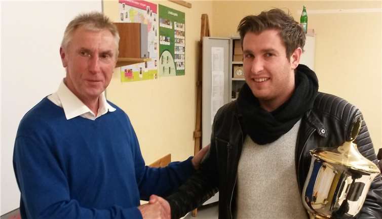 Spannung bis zur letzten Schachpartie: Christian Bussard von der SG Niederkassel gewann das Turnier. privat