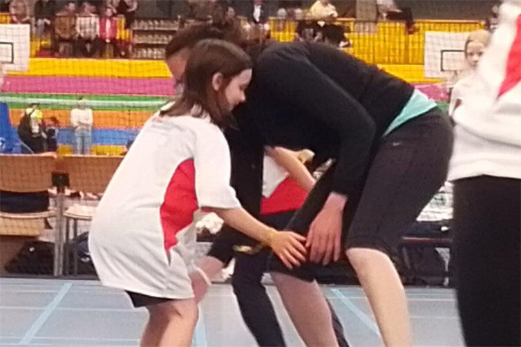 Sparring mit mehrfacher Kickbox-Weltmeisterin Anja Renfordt.