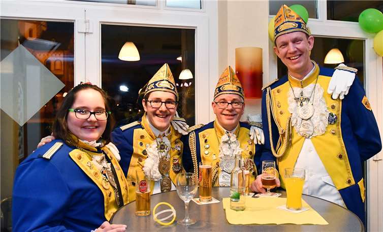 Spaß hatten auch die anwesenden Ex-Tollitäten der Närrischen Buben.