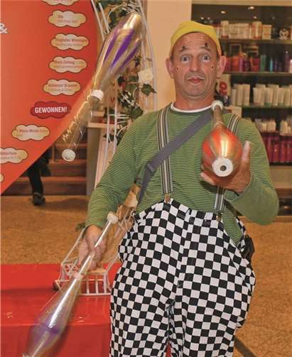 Spaß pur für die kleinen (Friedens-) Kinder garantiert Clown Zopp (alias Christof Heiner).privat