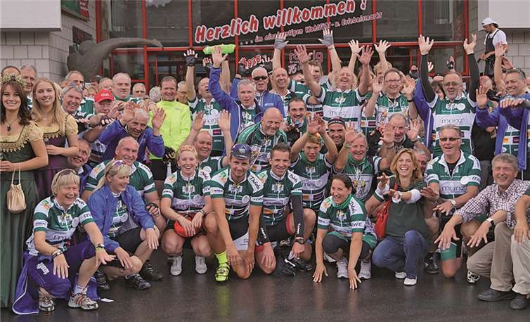 Spaß und gute Laune sind bei der „VOR.TOUR der Hoffnung“ stets dabei. Alle machen mit Begeisterung mit.TT