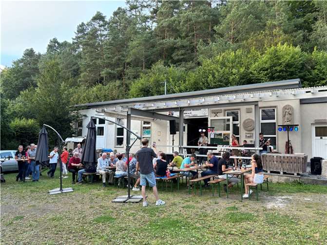 Speis, Trank und Musik auf dem Gelände der Steinhauer. Foto: privat