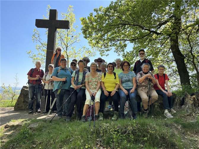 Spektakuläre Ausblicke, pittoreske Fotomotive, anregende Gespräche, dazu Frühlingsluft und Bewegung - all das bot die jüngste Wanderung mit dem BürgerSTÜTZPUNKT+ der Verbandsgemeinde (VG) Weißenthurm. Foto: VG Weißenthurm / Nina Ketzner