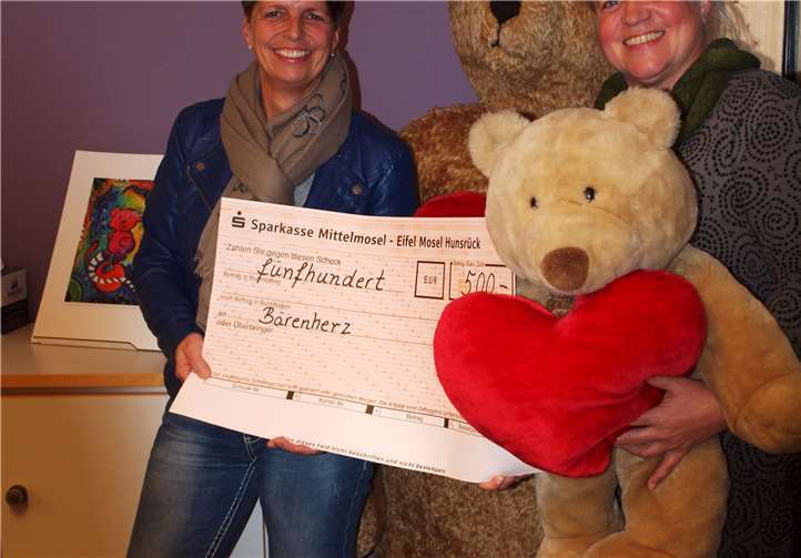 Spende in Höhe von 500 Euro an das Kinderhospiz „Bärenherz“.privat